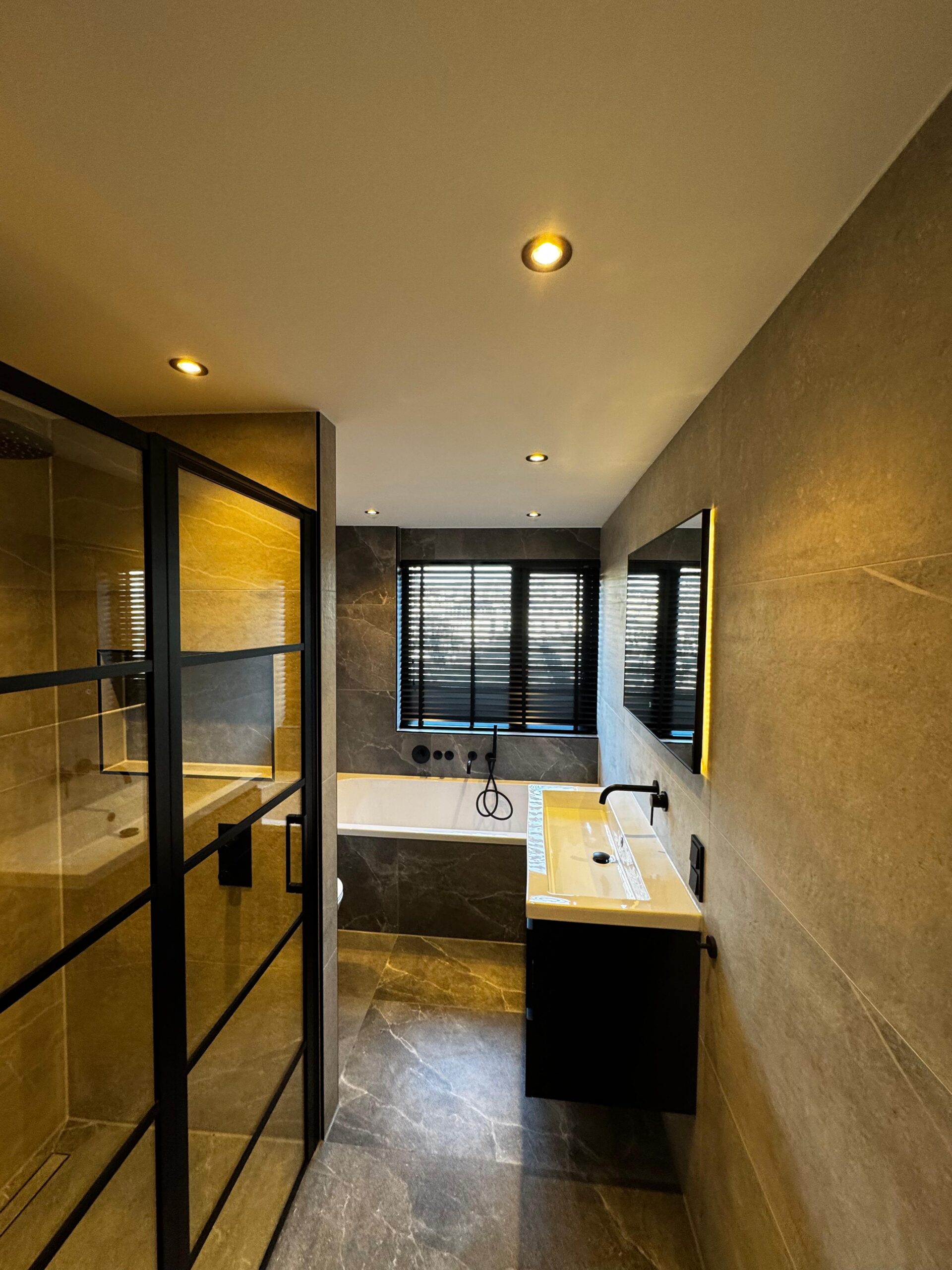 Moderne Badkamers: De Perfecte Mix van Functionaliteit en Esthetiek